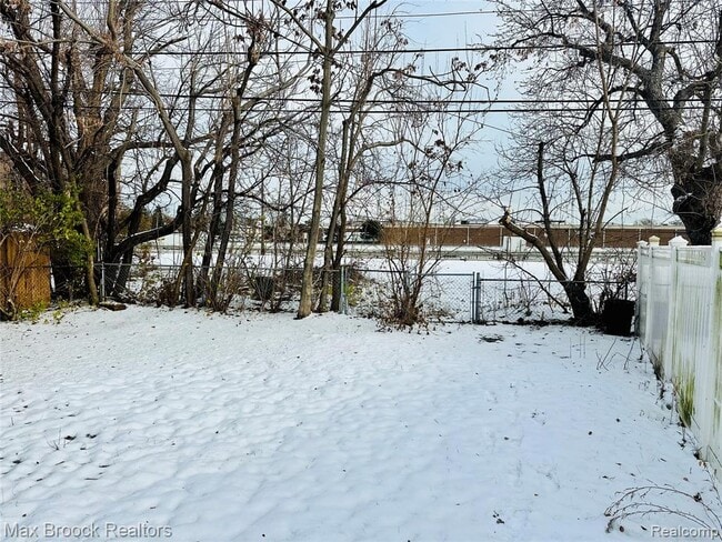 Building Photo - 23084 Berdeno Ave