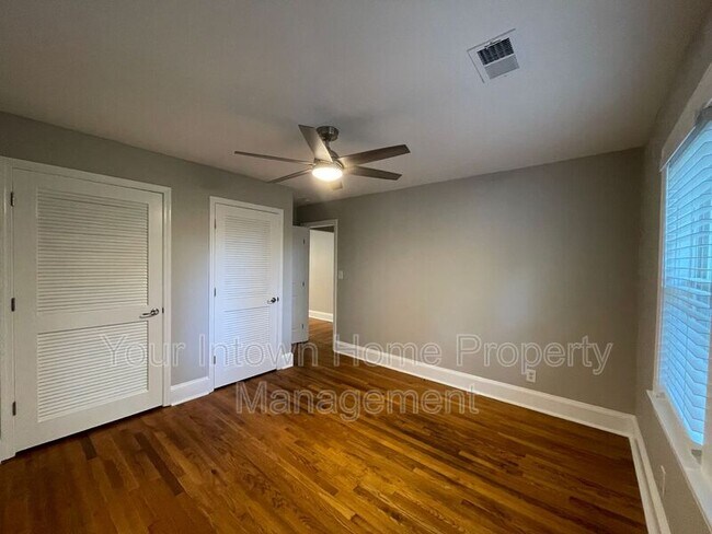 Building Photo - 452 Deckner Ave SW