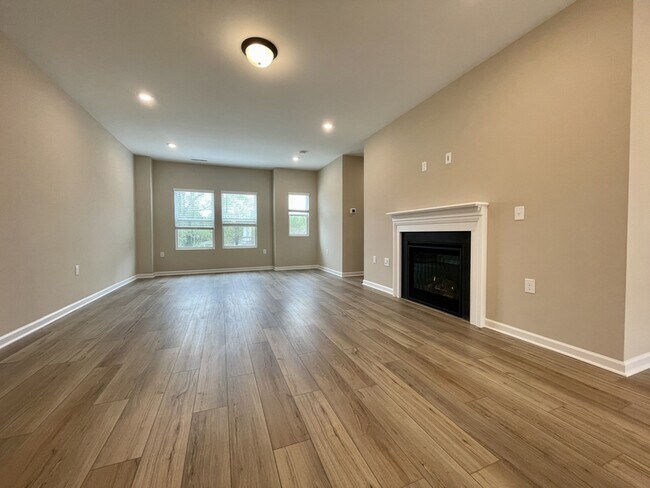 Building Photo - 413 Diversity Wy