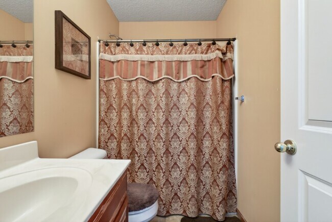 Building Photo - 15275 Plumstone Dr
