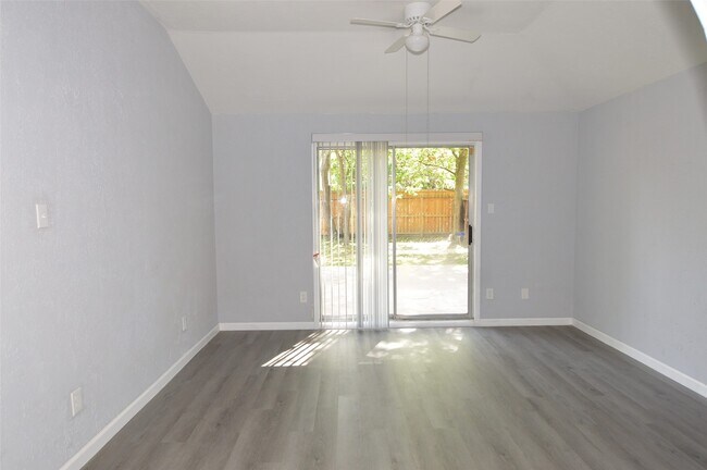 Building Photo - 5214 Beaverhill Dr