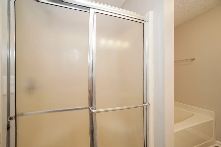 Building Photo - 100 Ashford Dr