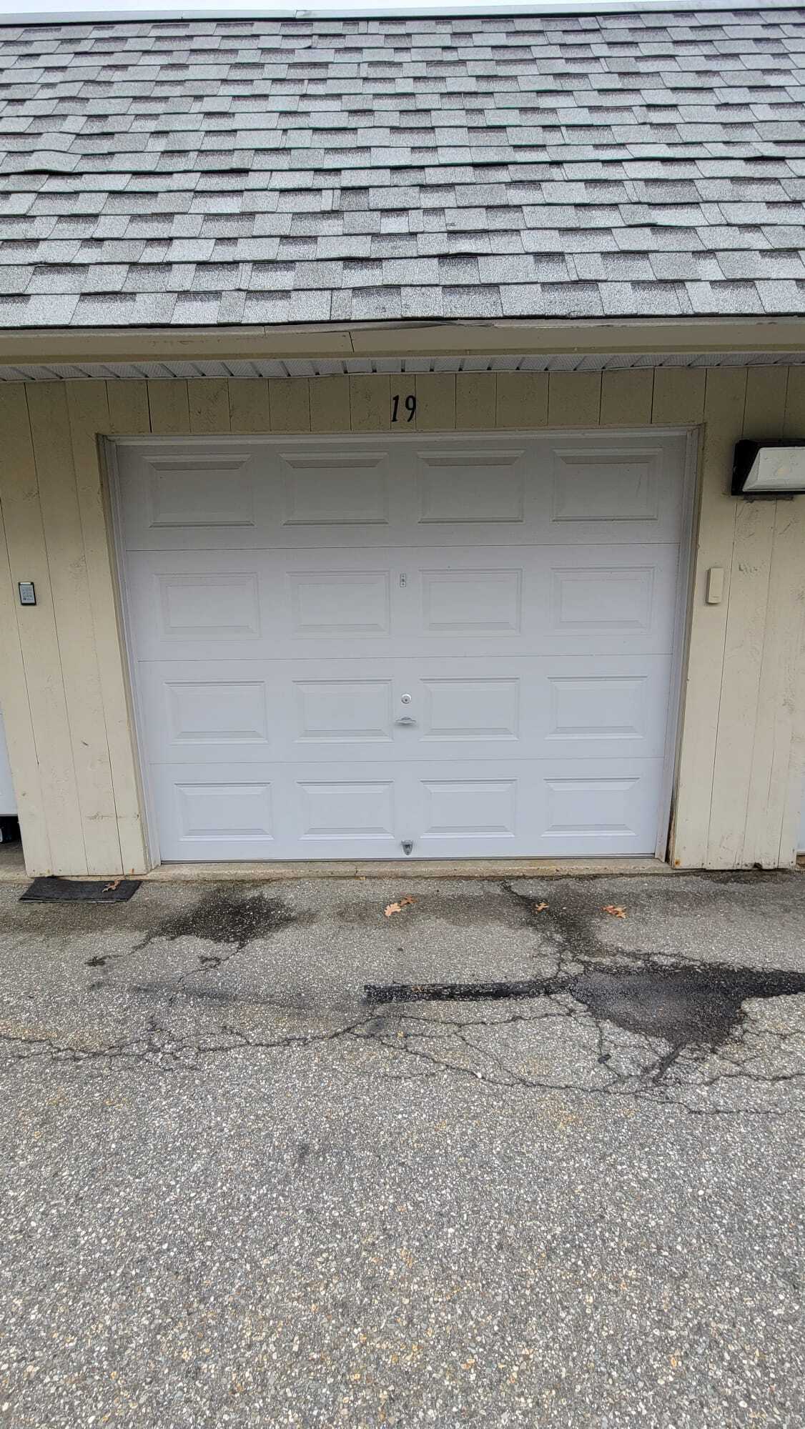 Garage - 2 New Haven Dr