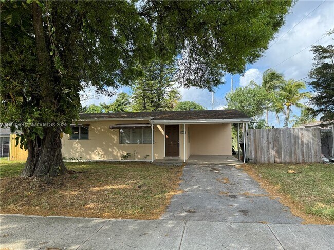 Primary Photo - 6111 NW 43rd Ave