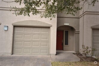 Building Photo - 2 Bedroom 2.5 Bath Townhome in Four Points...