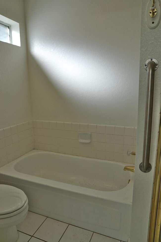 Building Photo - 54015 Avenida Juarez