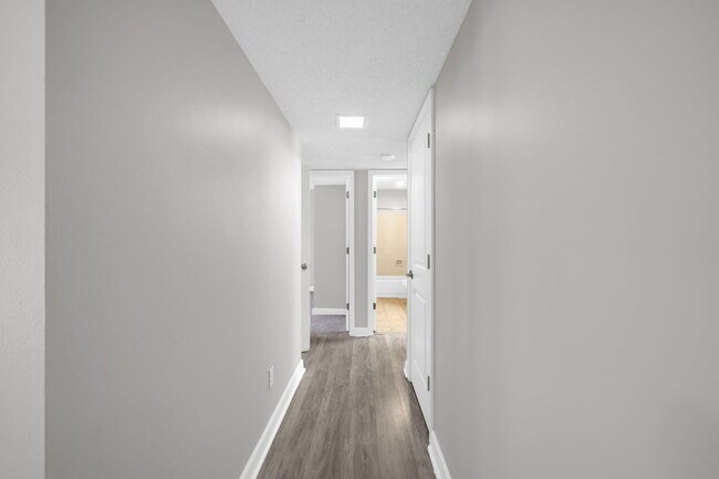 Building Photo - 3930 Balsam Dr