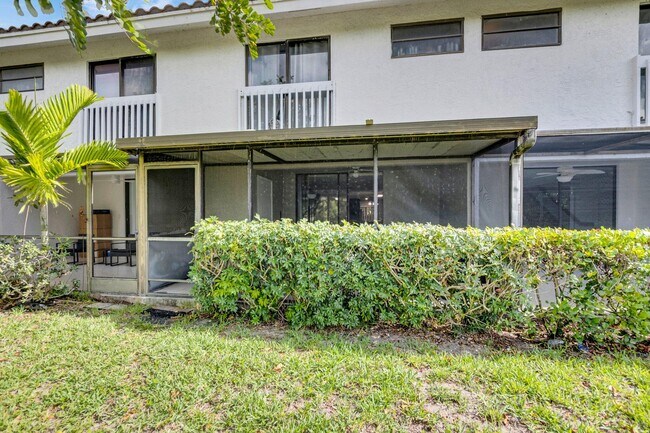 Building Photo - 7690 Lago Del Mar Dr