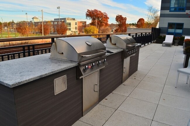 Building Photo - 62 Foundry St