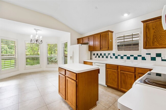 Building Photo - 206 N Dreamweaver Cir