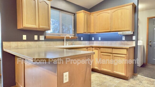 Building Photo - 1181 Elderberry Cir