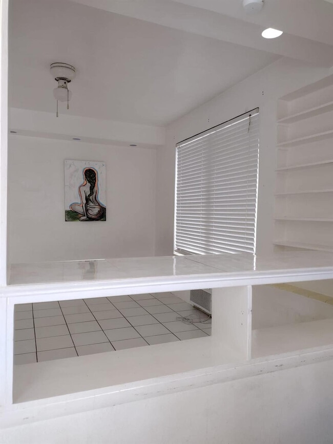 Building Photo - 1707 Thomas St