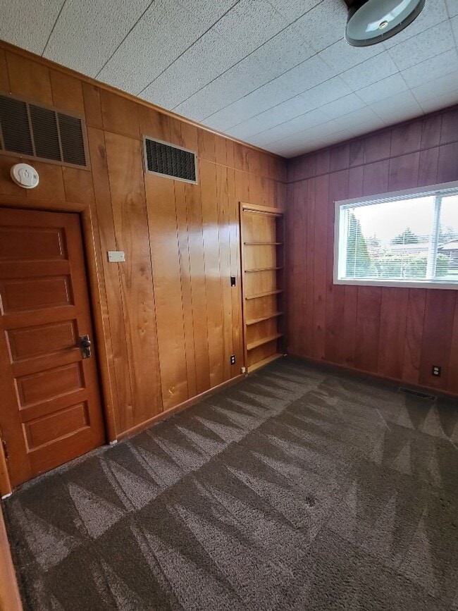 Building Photo - STATUS: AVAILABLE  | R98C | $2095.00