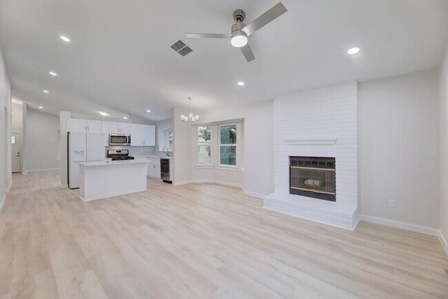 Building Photo - 2111 Rick Whinery Dr