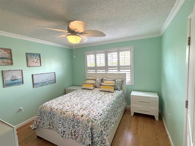 Building Photo - 2236 N Cypress Bend Dr