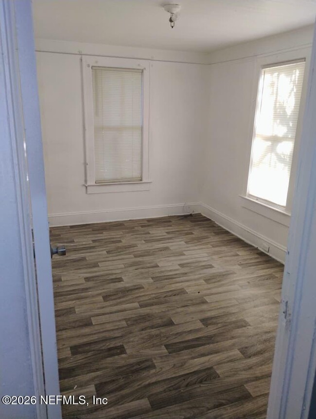 Building Photo - 1104 Tyler St