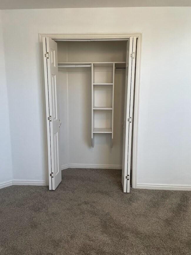 Building Photo - 3315 E Windhover Rd