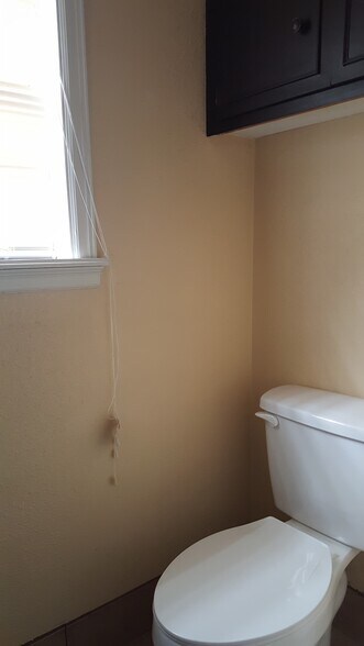 Building Photo - 933 Macklyn Ln