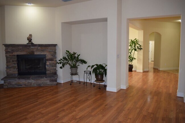 Building Photo - 2768 Westview Dr
