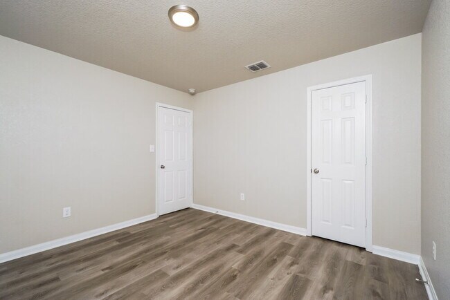 Building Photo - 5410 Chase Canyon