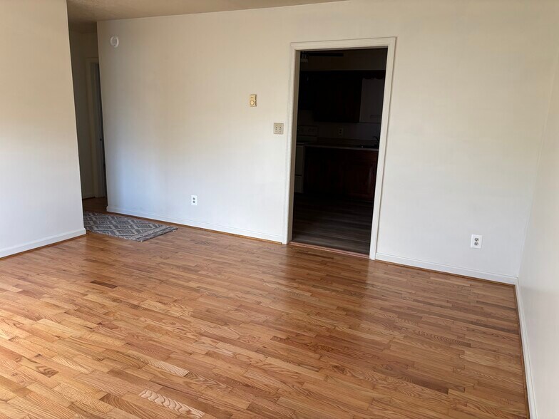 Building Photo - 201 E Main St