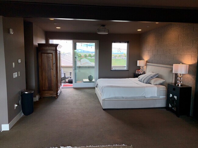 3rd Floor Master Bedroom with Loft - 11853 Bradburn Blvd
