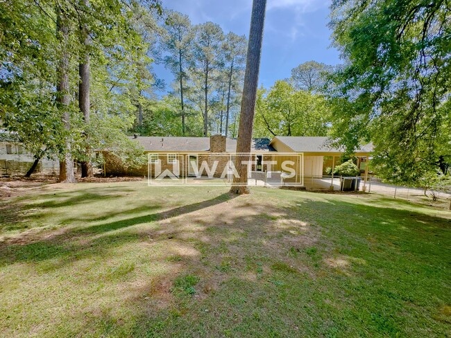 Building Photo - Charming & Spacious 3-Bed Home in City of Hoover