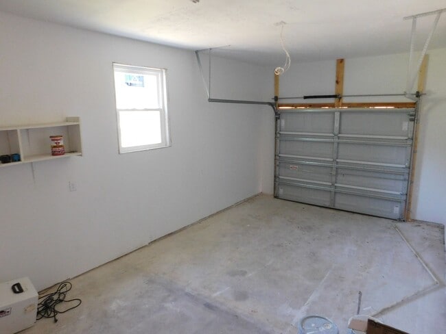 Building Photo - 4004 Brandywine Dr