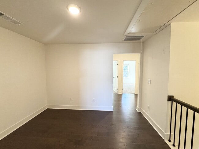 Building Photo - Stylish 3BR Townhome with Private Yard & T...