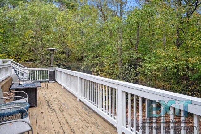 Building Photo - Lakefront Rental in Long Branch Shores