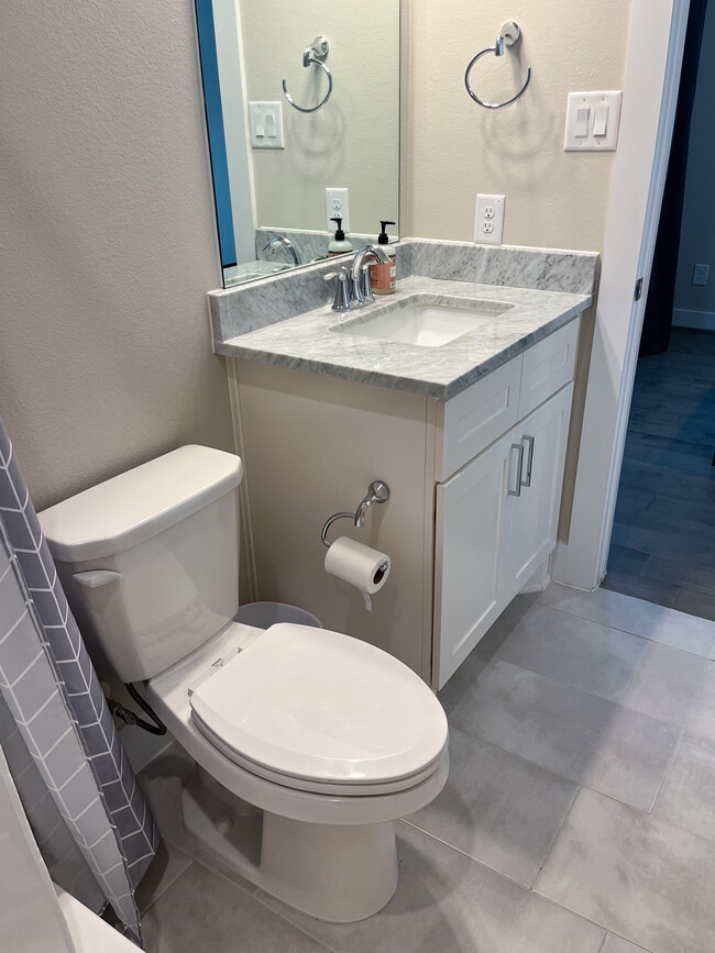 Building Photo - 2643 Fountain Key Blvd