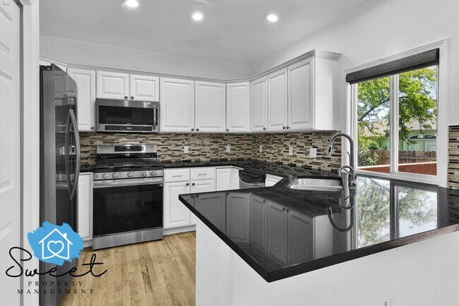 Building Photo - 5499 S Yarrow Pl