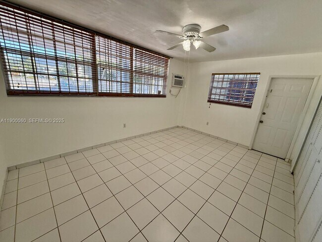 Building Photo - 8000 Tatum Waterway Dr