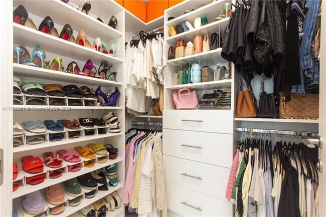 Building Photo - 92 SW 3rd St