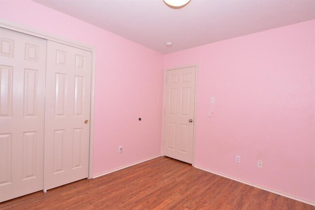 Building Photo - 115 Teasley