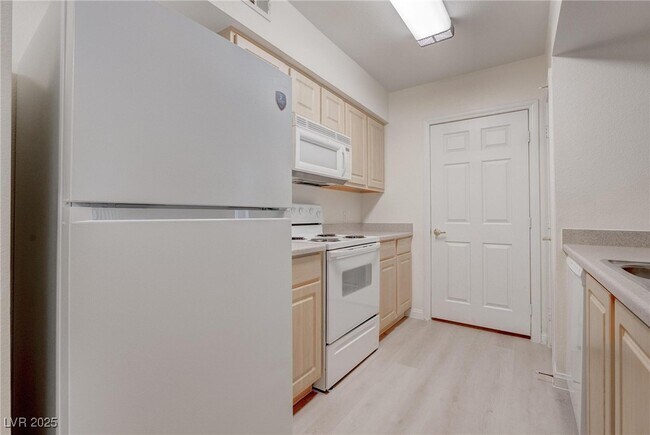 Building Photo - 6955 N Durango Dr