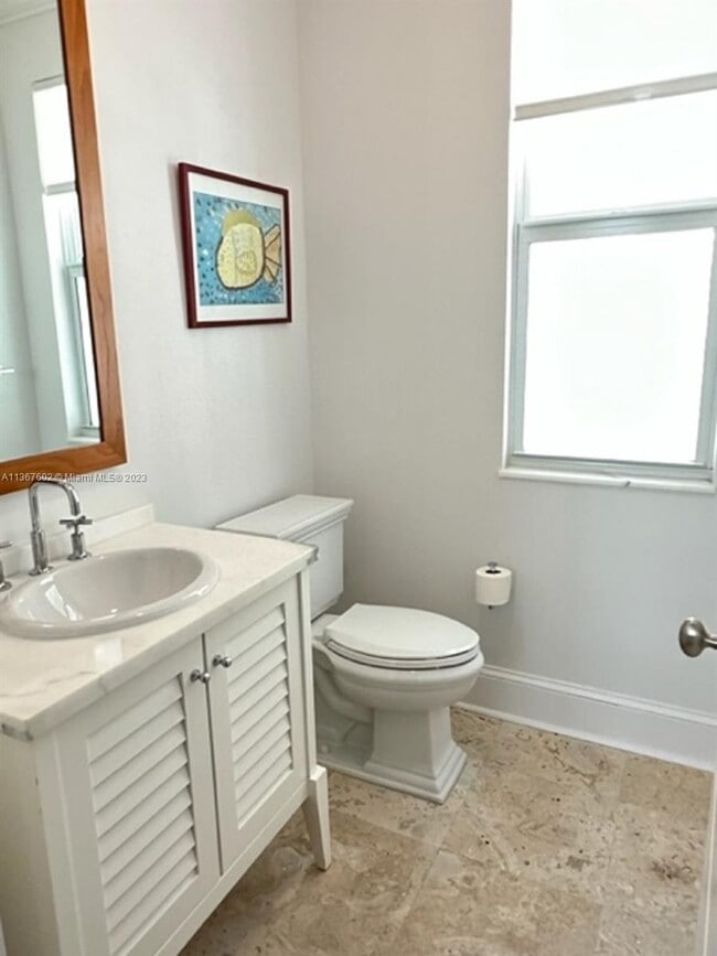 Building Photo - 645 Almeria Ave