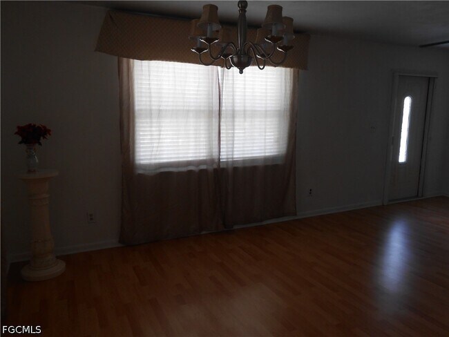 Building Photo - 52 Heath Aster Ln