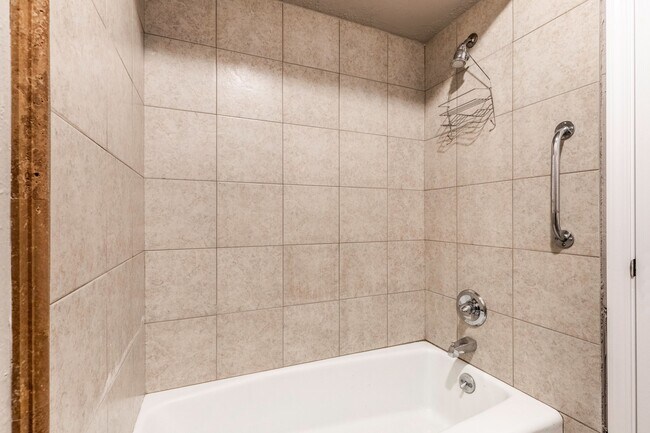 Building Photo - 918 Delmar Cir