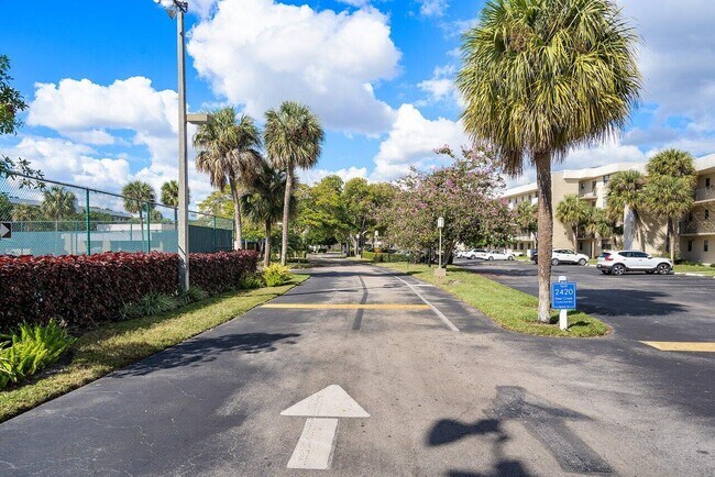 Building Photo - 2420 DC Country Club Boulevard