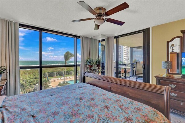 Building Photo - 10410 S Ocean Dr