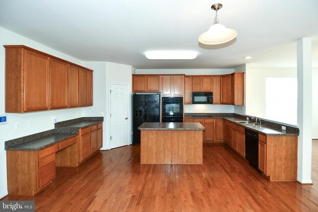 Building Photo - 3082 American Eagle Blvd