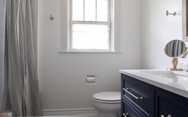 Building Photo - 5825 S Grand Blvd