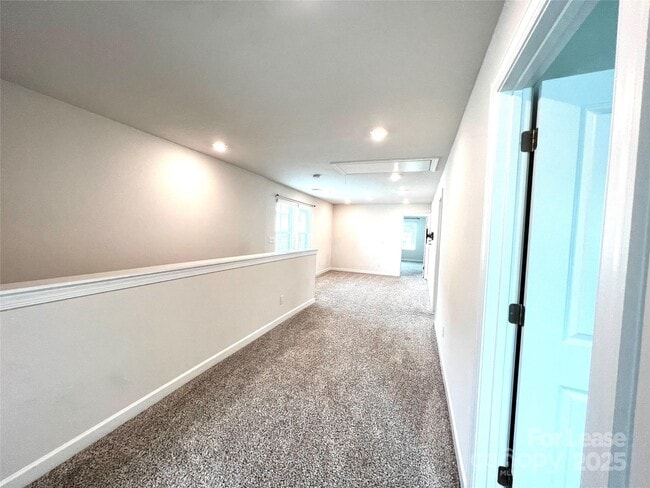 Building Photo - 216 Emmett Dr