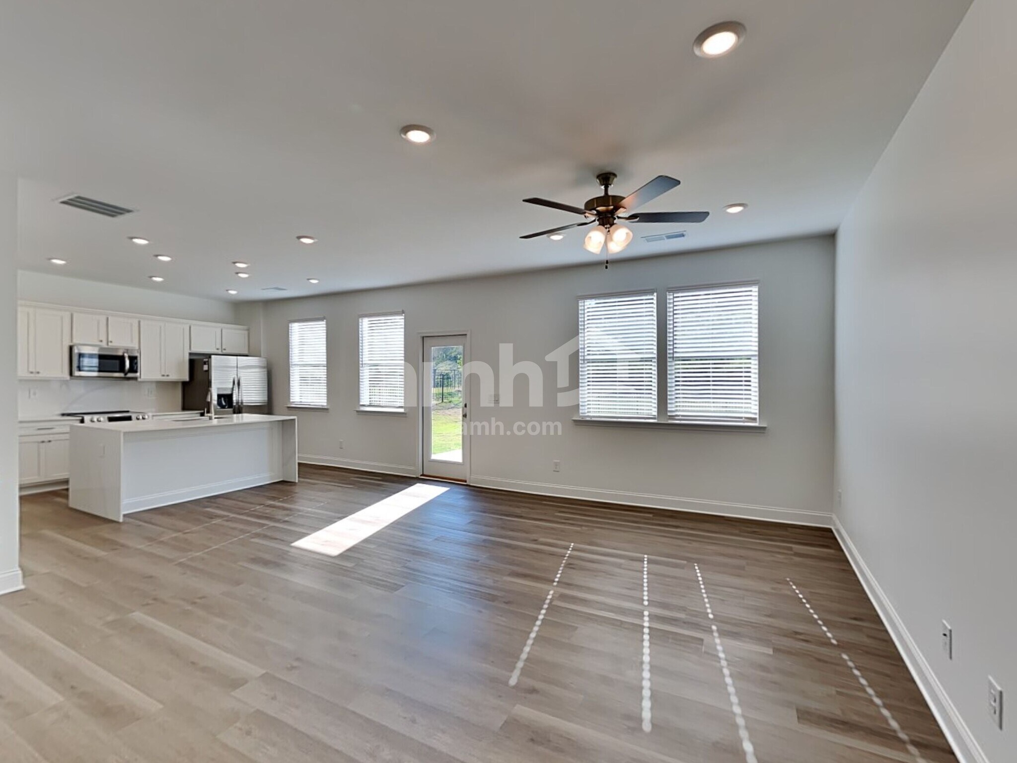 Building Photo - 1025 Highland Walk