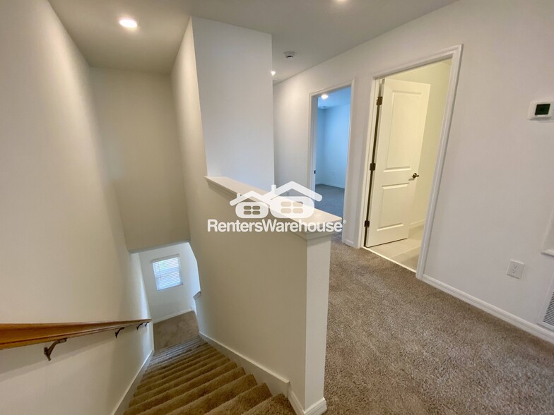 Building Photo - 1272 Lago Vista Ct
