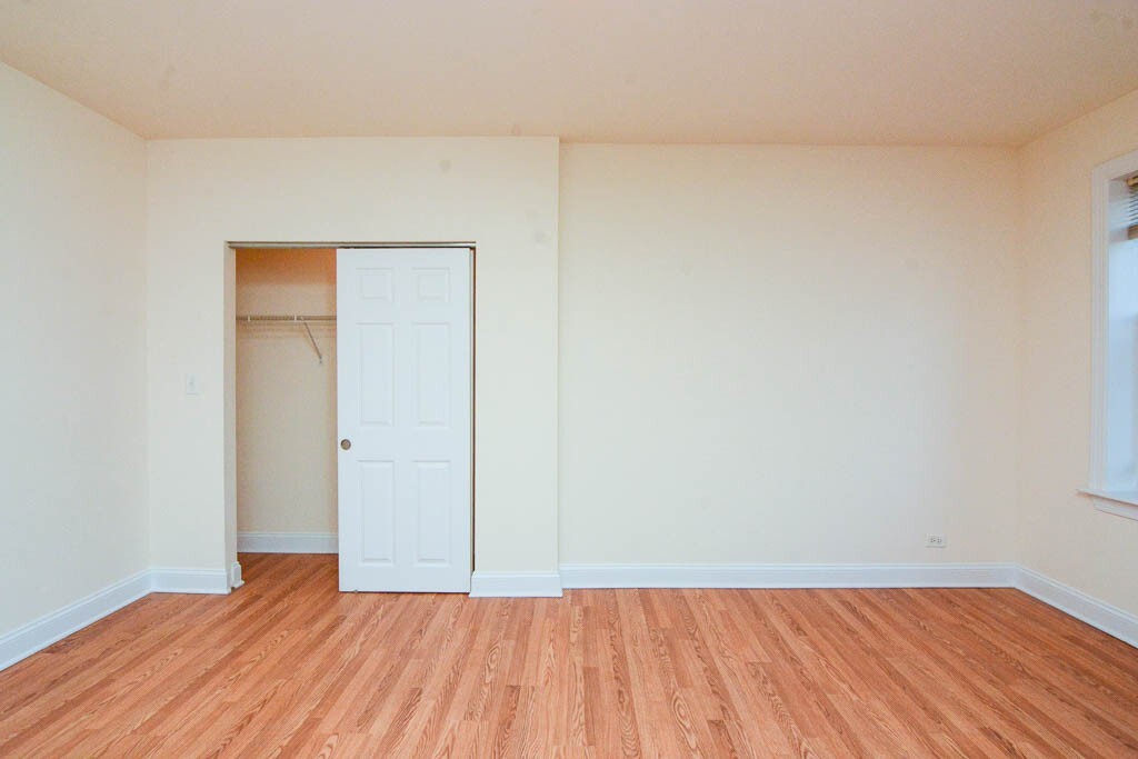Building Photo - 2600 N Kimball Ave