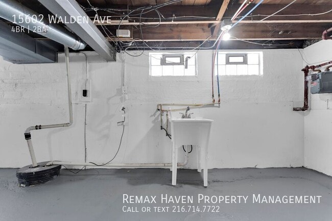 Building Photo - 15602 Walden Ave