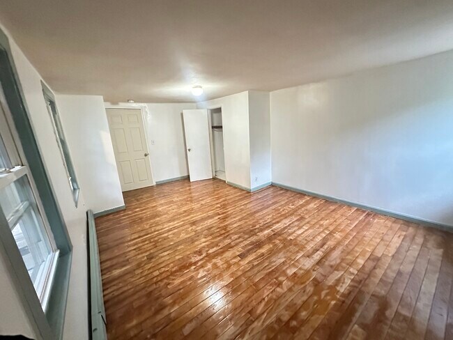 Building Photo - 56 7th St