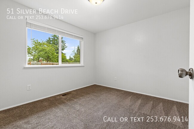 Building Photo - 51 Silver Beach Dr